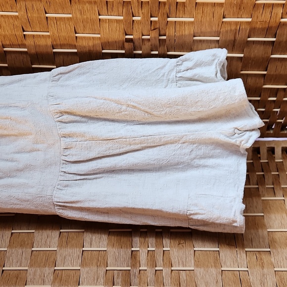 STORIA Tan Linen, Jumper / Romper Open Back Tie Up, Mini Shorts & Ruffle Pattern - Picture 5 of 11